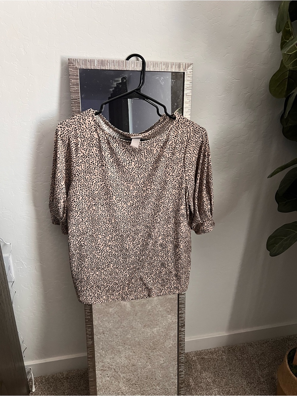 H&M Beige and Black Animal-Print Short Sleeve Top
